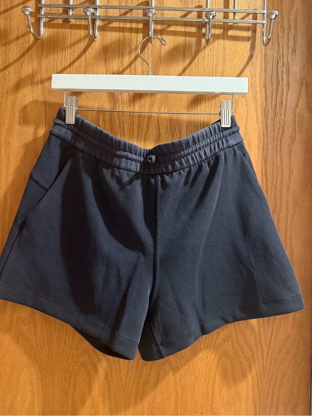 Lululemon softstream shorts black size 8